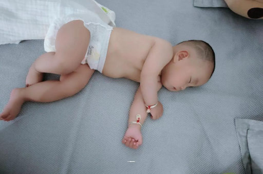 浮梁孕妇显怀早的原因